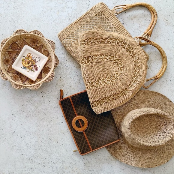 ✨MEET YOUR POSHER, J✨ - Picture 3 of 4